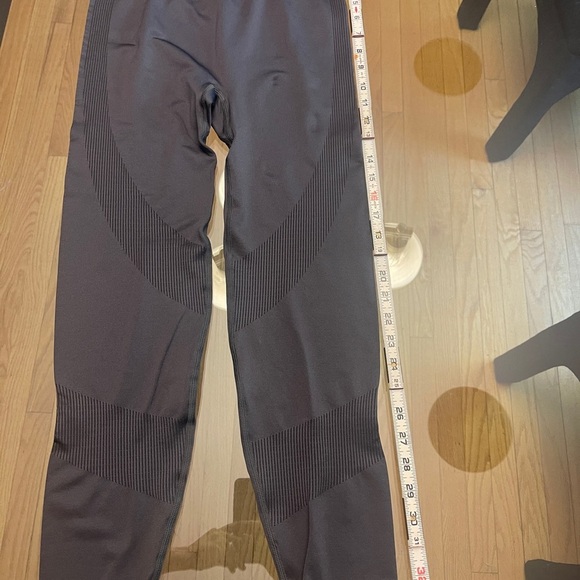 BUNDLE of Two Pink Victoria's Secret Olive and Gray Leggings Size ML - Picture 13 of 14